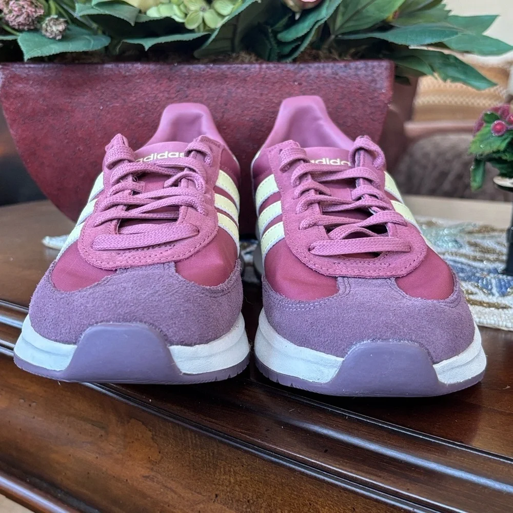 Brand New Adidas Run 70s 2.0 Lace Up Sneakers Retro Cloudfoam Cushioned Vintage